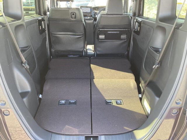 HONDA N BOX CUSTOM 4WD 2020 Image 31