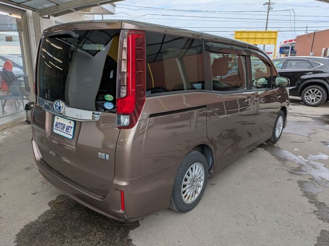TOYOTA NOAH HYBRID 4WD 2014 Image 31