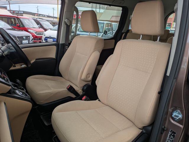 TOYOTA NOAH HYBRID 4WD 2014 Image 31