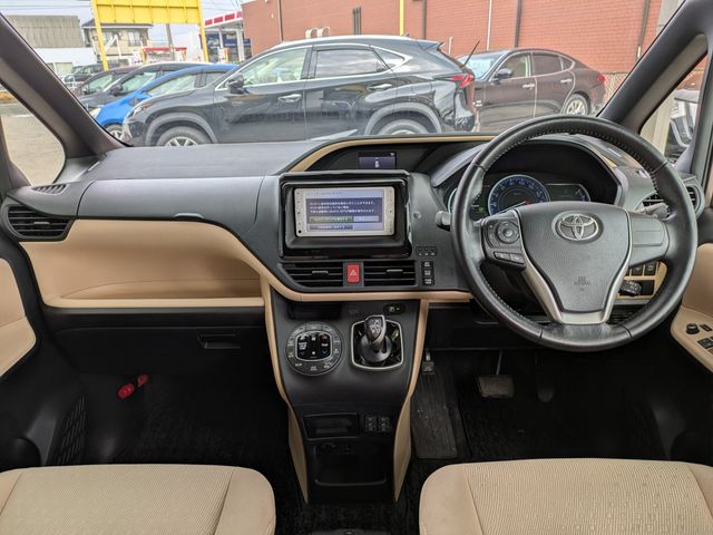 TOYOTA NOAH HYBRID 4WD 2014 Image 31