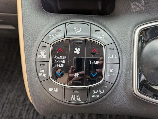 TOYOTA NOAH HYBRID 4WD 2014 Image 31