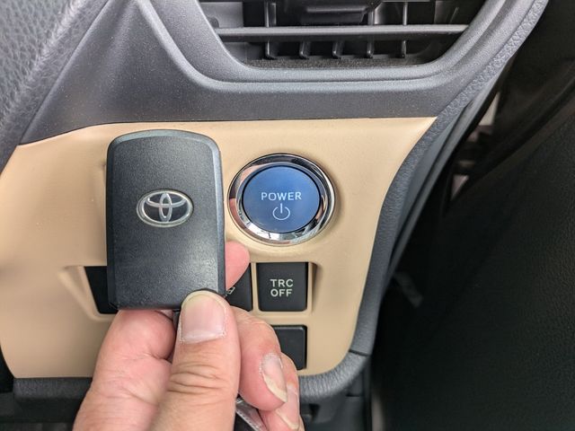 TOYOTA NOAH HYBRID 4WD 2014 Image 31