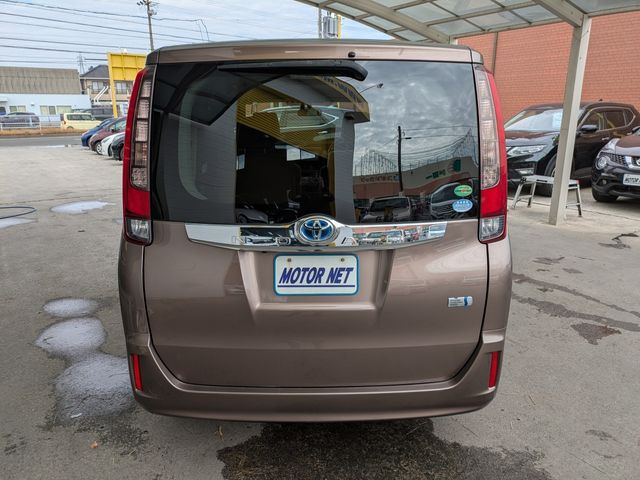 TOYOTA NOAH HYBRID 4WD 2014 Image 31