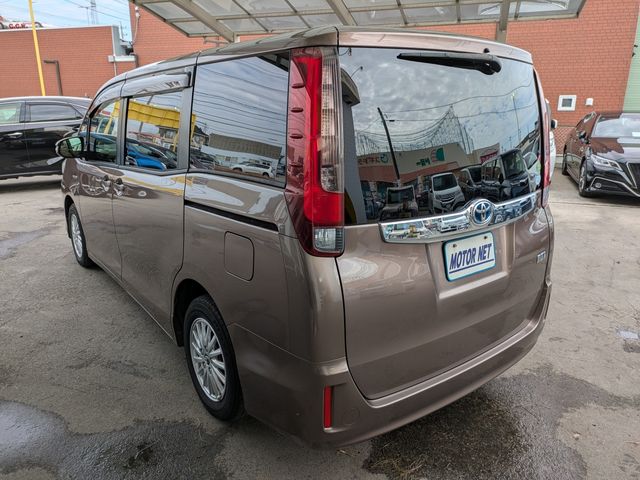 TOYOTA NOAH HYBRID 4WD 2014 Image 31