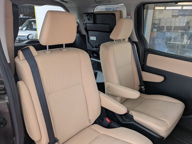 TOYOTA NOAH HYBRID 4WD 2014 Image 31