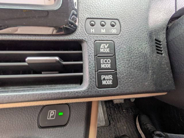 TOYOTA NOAH HYBRID 4WD 2014 Image 31