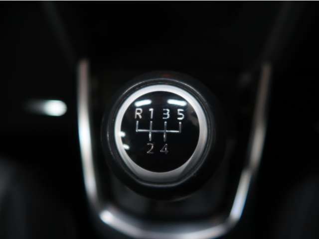 MAZDA DEMIO 2017 Image 31