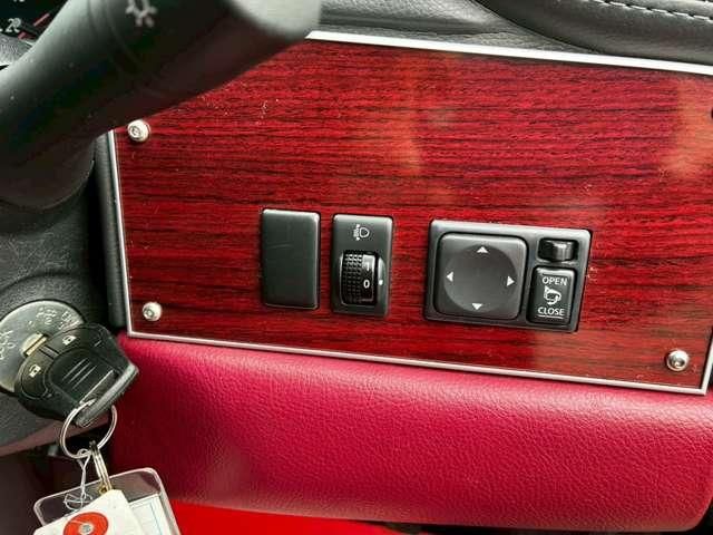 MITSUOKA VIEWT 2012 Image 31