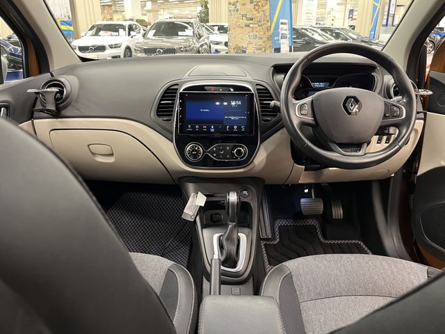 RENAULT CAPTUR 2018 Image 31