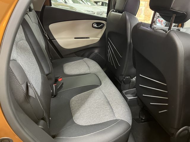 RENAULT CAPTUR 2018 Image 31