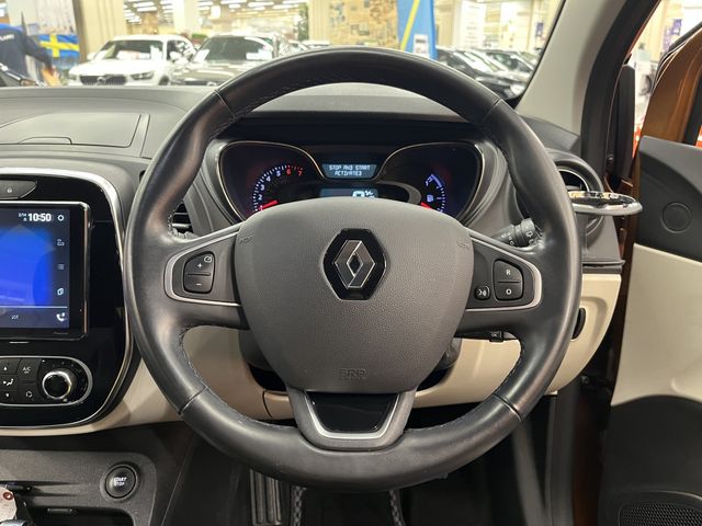 RENAULT CAPTUR 2018 Image 31