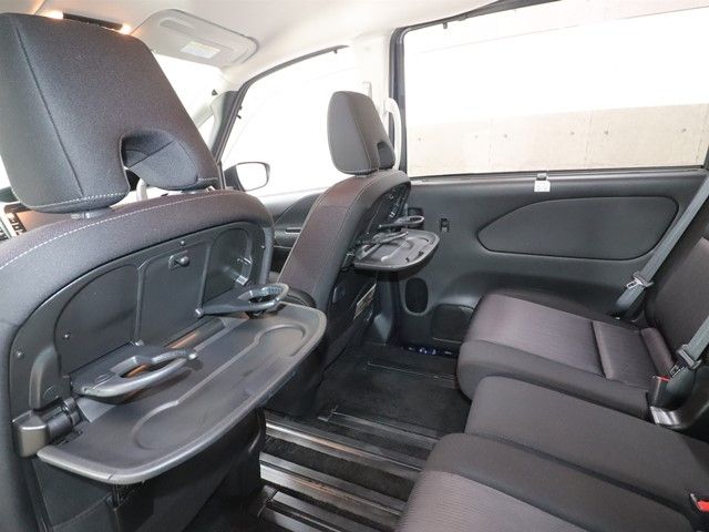 NISSAN SERENA  S-HYBRID 2018 Image 31