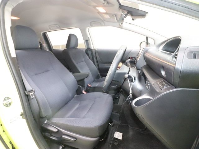 TOYOTA SIENTA 2015 Image 31