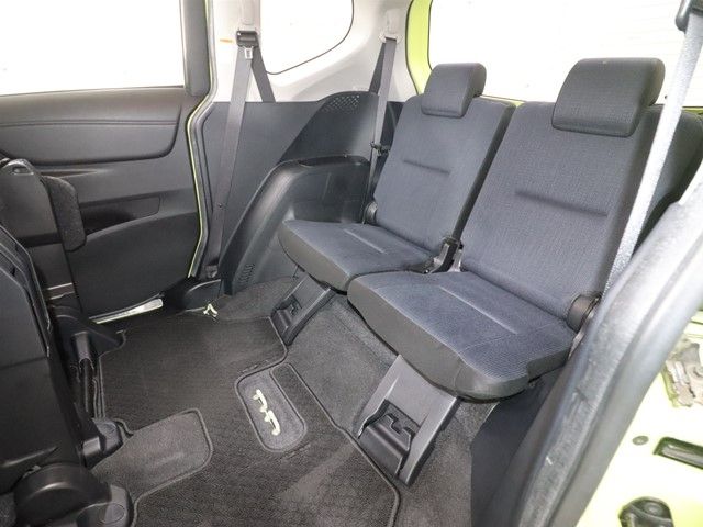 TOYOTA SIENTA 2015 Image 31