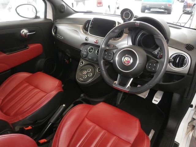 FIAT ABARTH 595 2019 Image 31