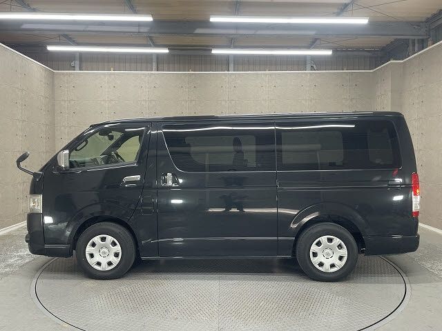 TOYOTA HIACE VAN 2WD 2021 Image 31