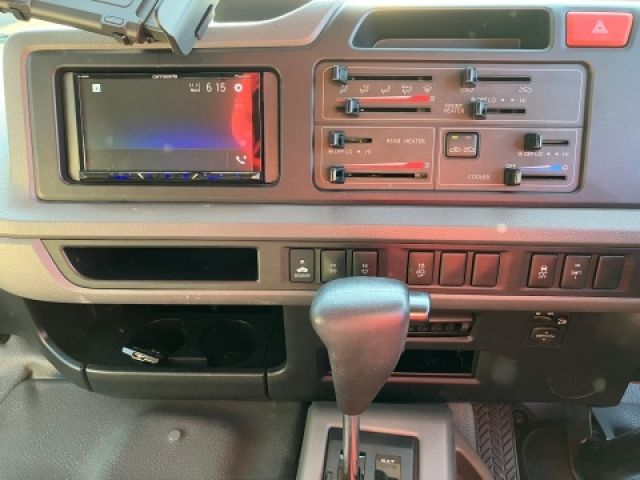 TOYOTA COASTER BIG VAN 2018 Image 31