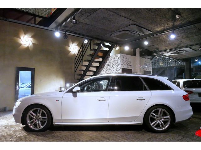 AUDI A4 AVANT 2013 Image 31