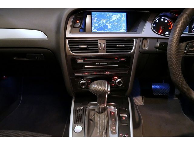 AUDI A4 AVANT 2013 Image 31