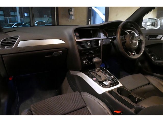 AUDI A4 AVANT 2013 Image 31