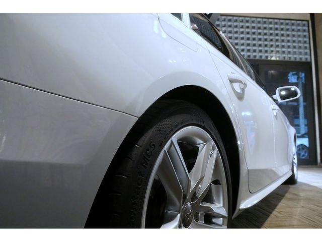 AUDI A4 AVANT 2013 Image 31