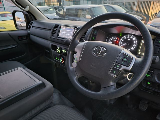 TOYOTA HIACE VAN 2WD 2021 Image 31