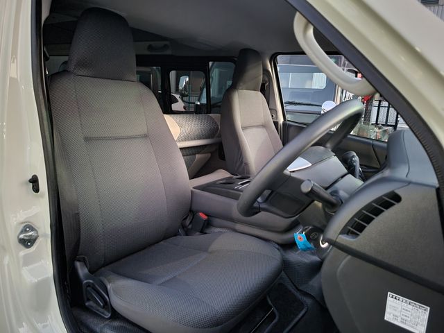 TOYOTA HIACE VAN 2WD 2021 Image 31