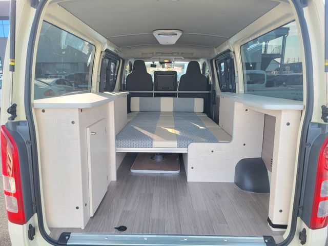 TOYOTA HIACE VAN 2WD 2021 Image 31