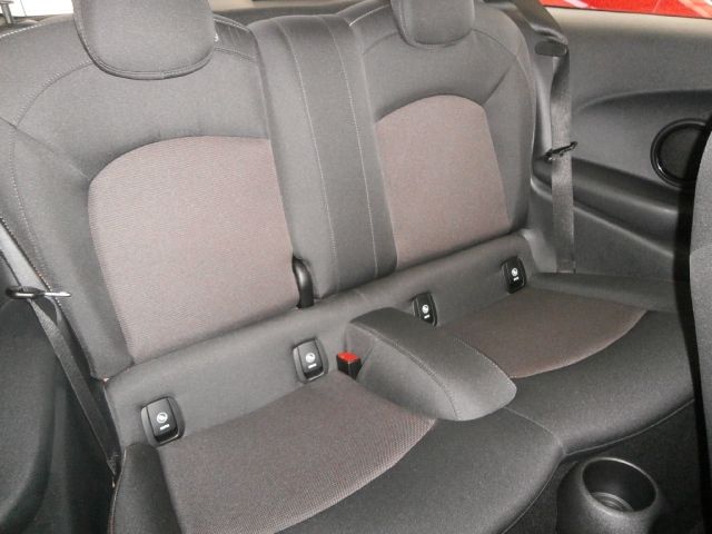 BMW MINI COOPER D 2018 Image 31