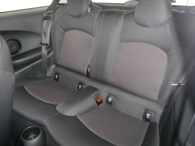 BMW MINI COOPER D 2018 Image 31