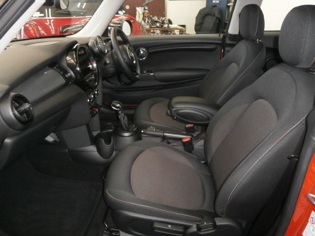 BMW MINI COOPER D 2018 Image 31