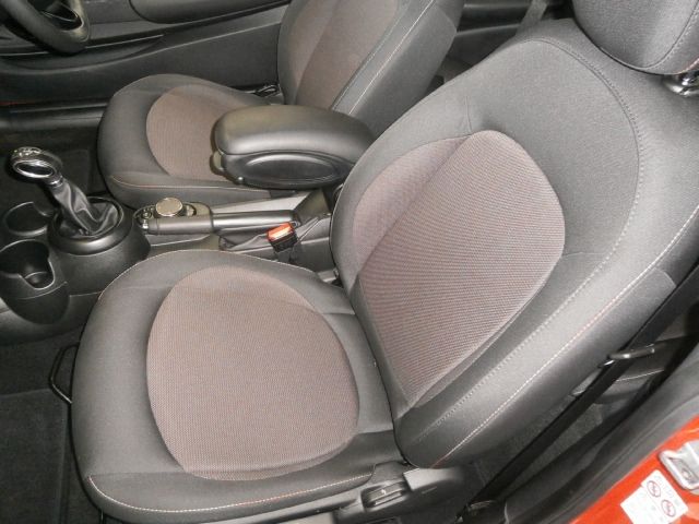 BMW MINI COOPER D 2018 Image 31