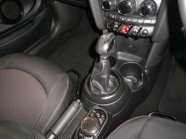 BMW MINI COOPER D 2018 Image 31