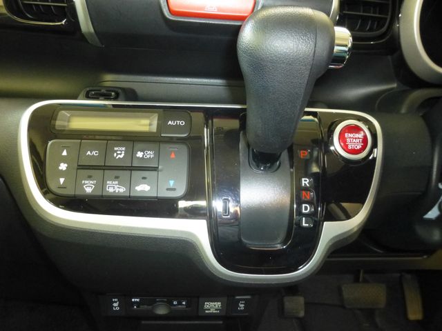 HONDA N BOX CUSTOM 4WD 2016 Image 31