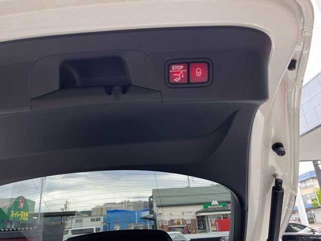 MERCEDES BENZ GLC CL 2019 Image 31