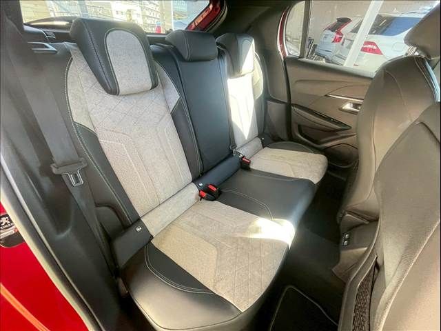 PEUGEOT 208 2020 Image 31