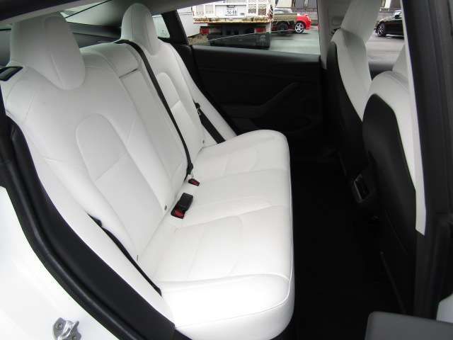 TESLA MODEL 3 2021 Image 31