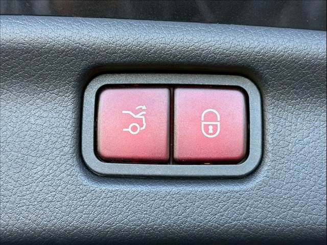 MERCEDES BENZ C CLAS 2023 Image 31