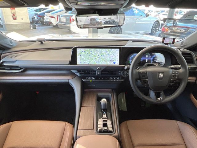 TOYOTA CROWN SEDAN HYBRID 2024 Image 31