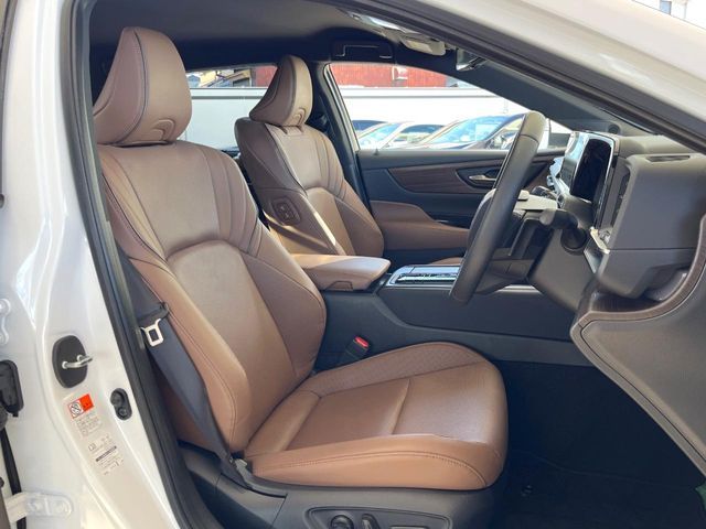 TOYOTA CROWN SEDAN HYBRID 2024 Image 31