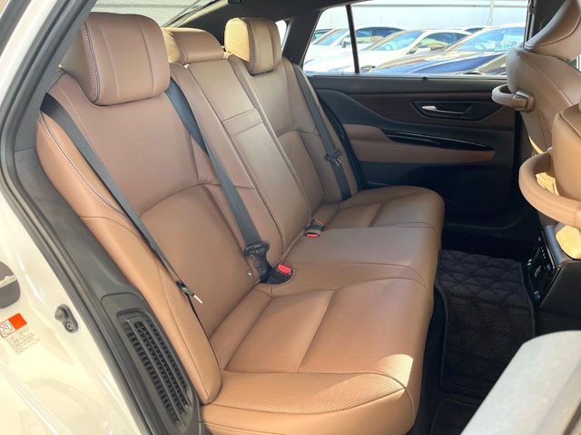 TOYOTA CROWN SEDAN HYBRID 2024 Image 31