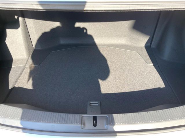 TOYOTA CROWN SEDAN HYBRID 2024 Image 31