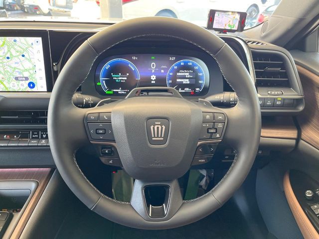 TOYOTA CROWN SEDAN HYBRID 2024 Image 31