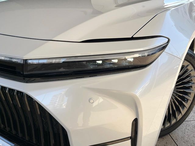 TOYOTA CROWN SEDAN HYBRID 2024 Image 31