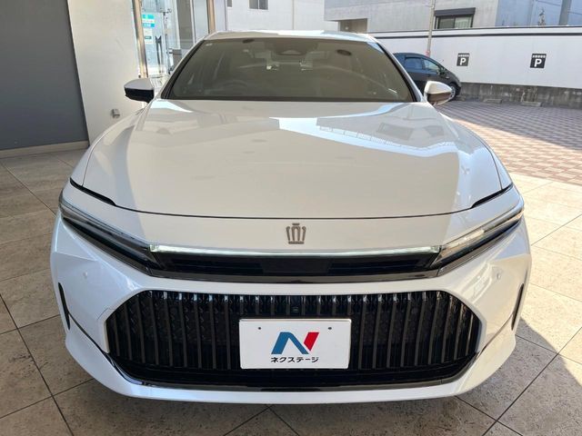 TOYOTA CROWN SEDAN HYBRID 2024 Image 31