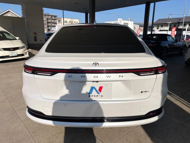 TOYOTA CROWN SEDAN HYBRID 2024 Image 31