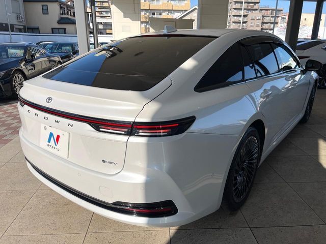 TOYOTA CROWN SEDAN HYBRID 2024 Image 31