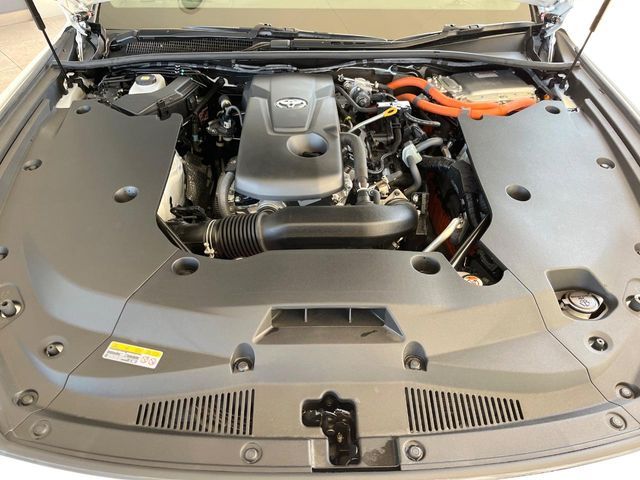 TOYOTA CROWN SEDAN HYBRID 2024 Image 31