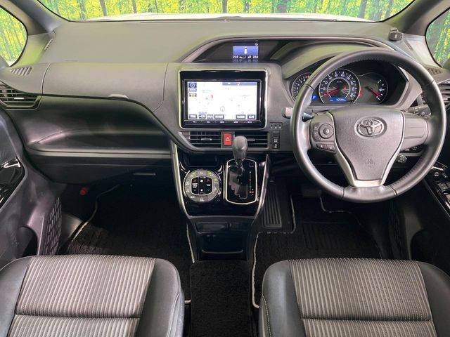 TOYOTA VOXY 2018 Image 31