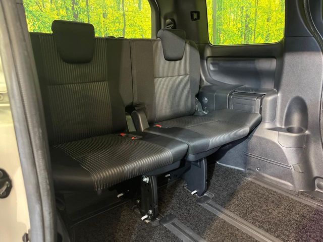 TOYOTA VOXY 2018 Image 31